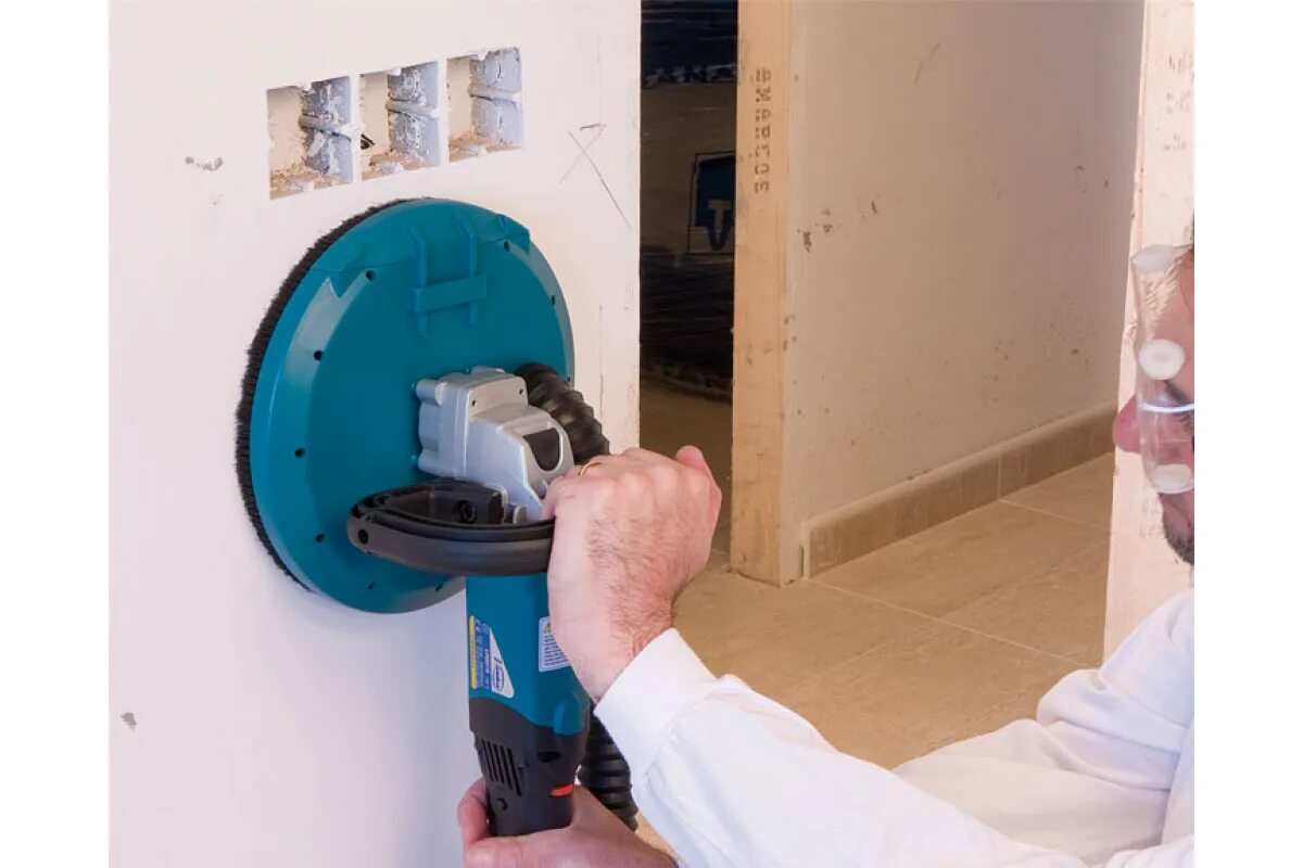 Шкурить это. Шкурить стены. Затирка шпаклевки. Шлифовка стен под покраску. Шкурить это.