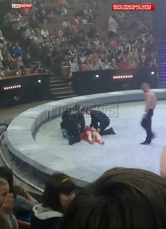 сборная большого московского цирка. воздушные гимнасты в цирке. гимнастка упала в цирке. дрессировщик. колесо смерти цирк трагедия.