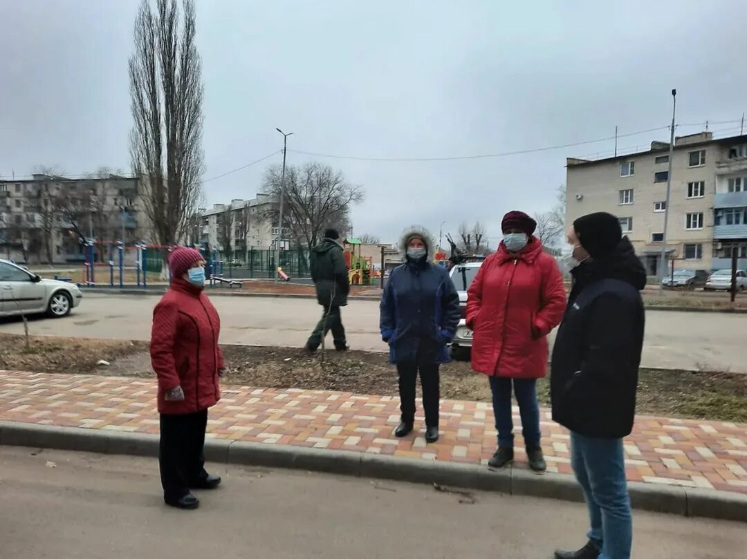 Погода в благодарном на 14. Город Благодарный. Город Благодарный жители. Благодарный площадь Строителей. Площадь Строителей Благодарный Ставропольский край.