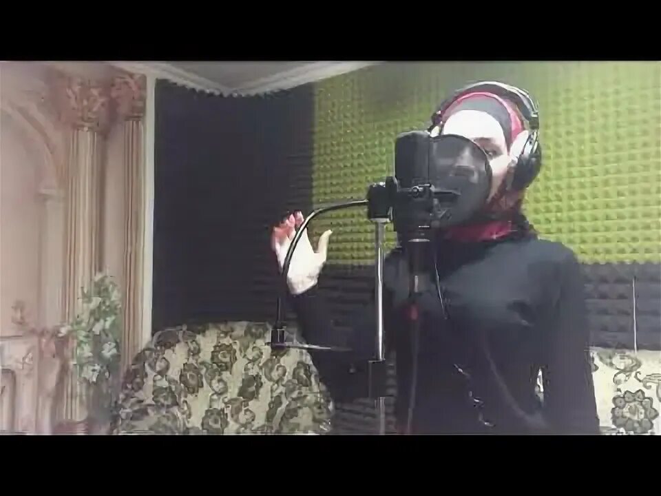 Мадина домбаева фото. Чеченская песня дуьне. Чеченская песня дуьне. Петимат эльмурзаева. Чеченская певица мадина домбаева.