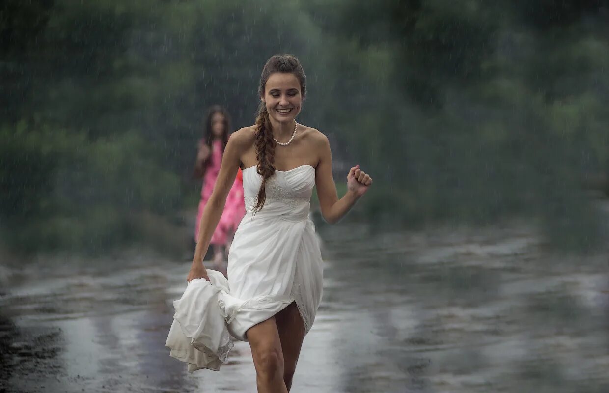 ты стоишь в платьице. ты стоишь в платьице. ты стоишь в платьице. девушка в длинном платье на обрыве. девушка на обрыве.