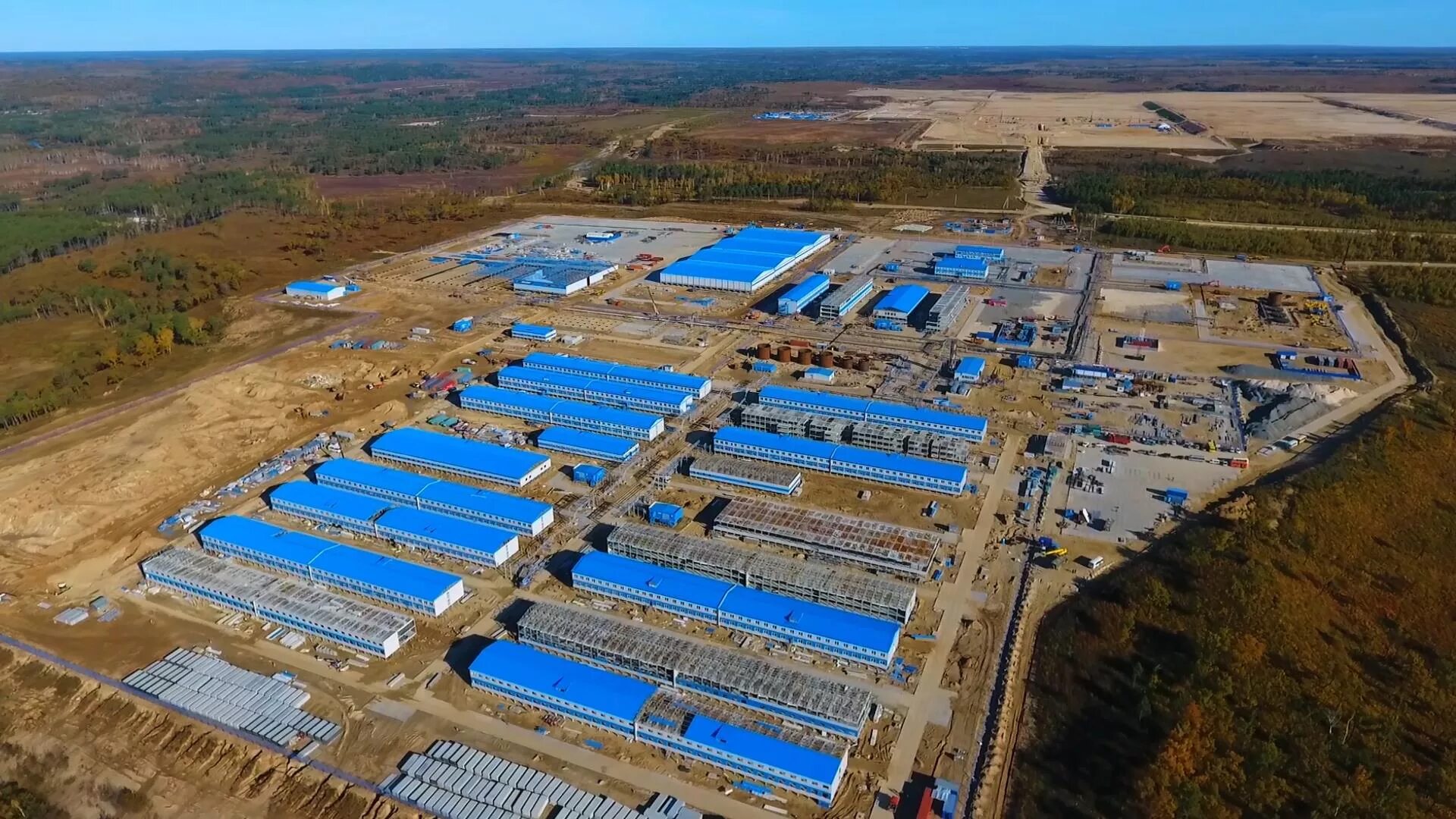 Амур работа на заводе. Город свободный газоперерабатывающий завод. Комсомольск-на-амуре завод кнааз сборщик клепальщик. Посёлок свободный амурская область завод гпз вахтовый поселок. Амурская область благовещенский газ завод.