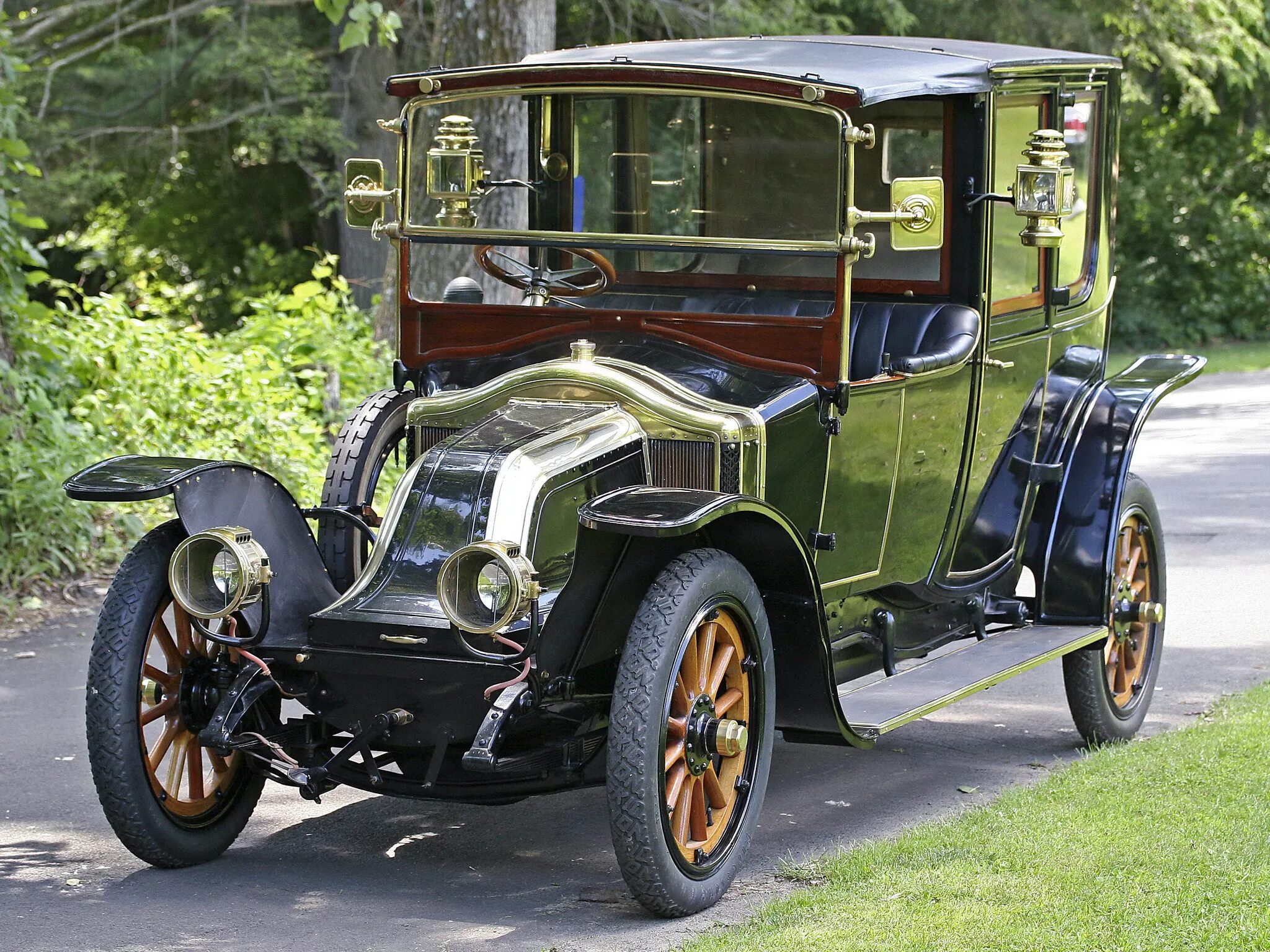 Первые машины название. Renault 1912. Renault Type CB Coupe de ville 1912 года. Renault Type CB 12сv Coupe de ville, 1912 г.. Renault Coupe 1912.