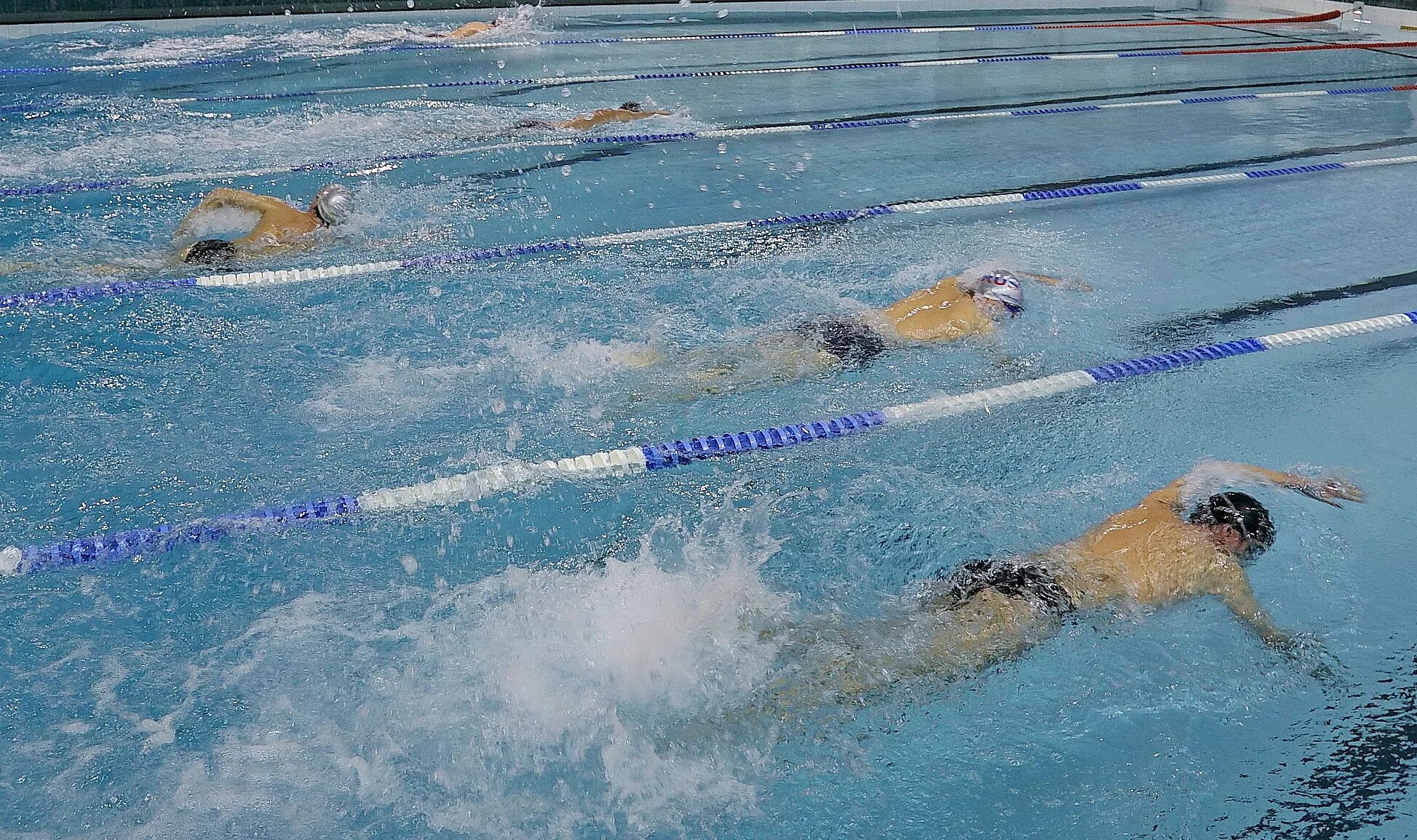 Урок физкультуры плавание. Плавание урок физической культуры. Физкультура в бассейне в школе. Урок физкультуры в бассейне. Занятия по плаванию в бассейне.