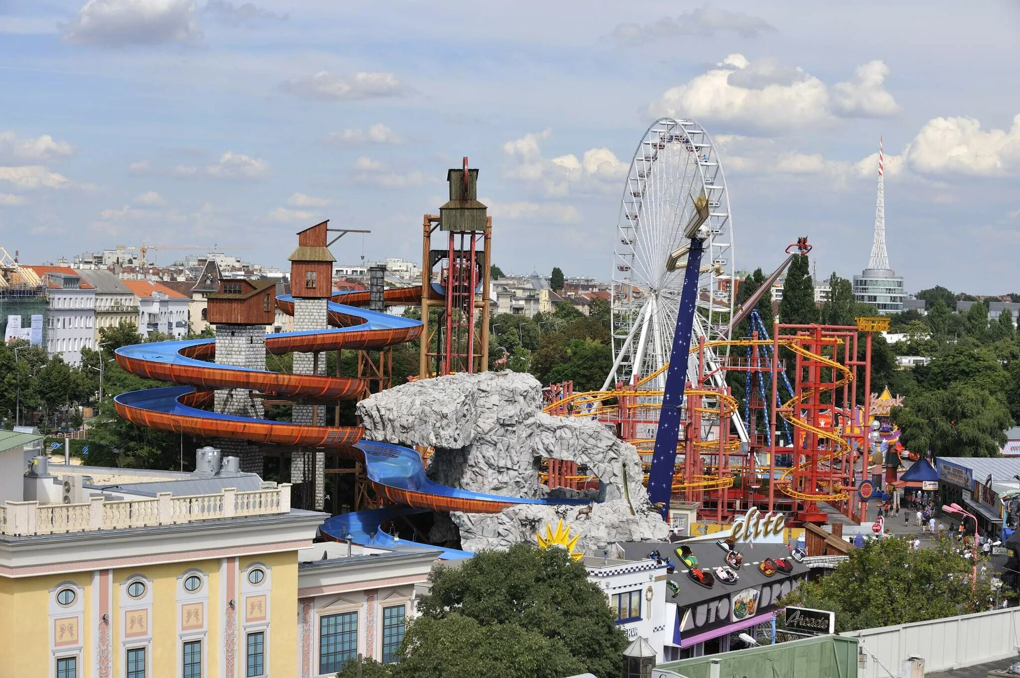 Пратер. Парк пратер колесо обозрения. Пратер вена аттракционы. Пратер в вене. Венский парк пратер.