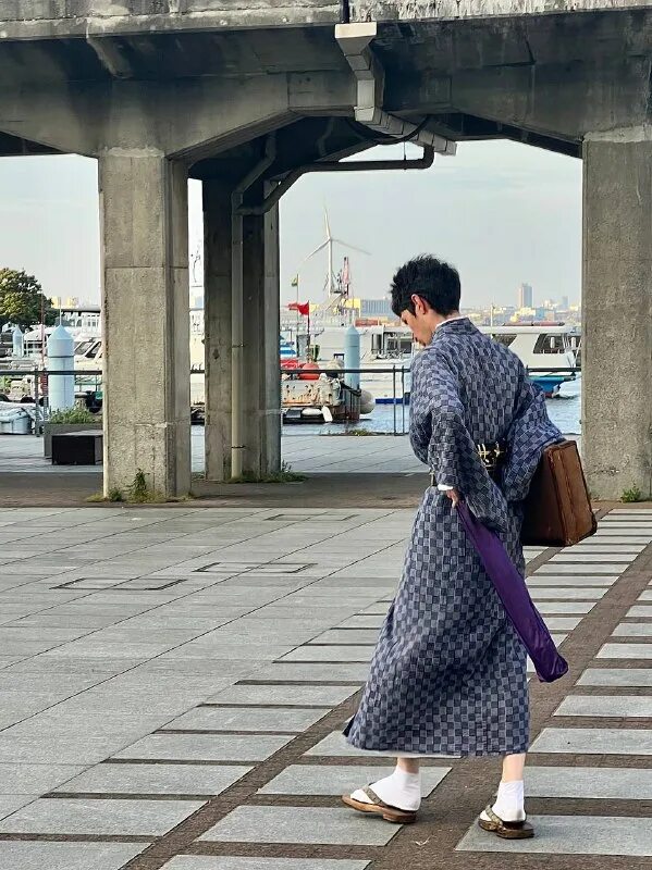 Третья после токио и йокогамы 5. Третья после токио и йокогамы 5. Парковка daikoku в йокогаме. Район йокогама токио. Японский кумир в футболе.