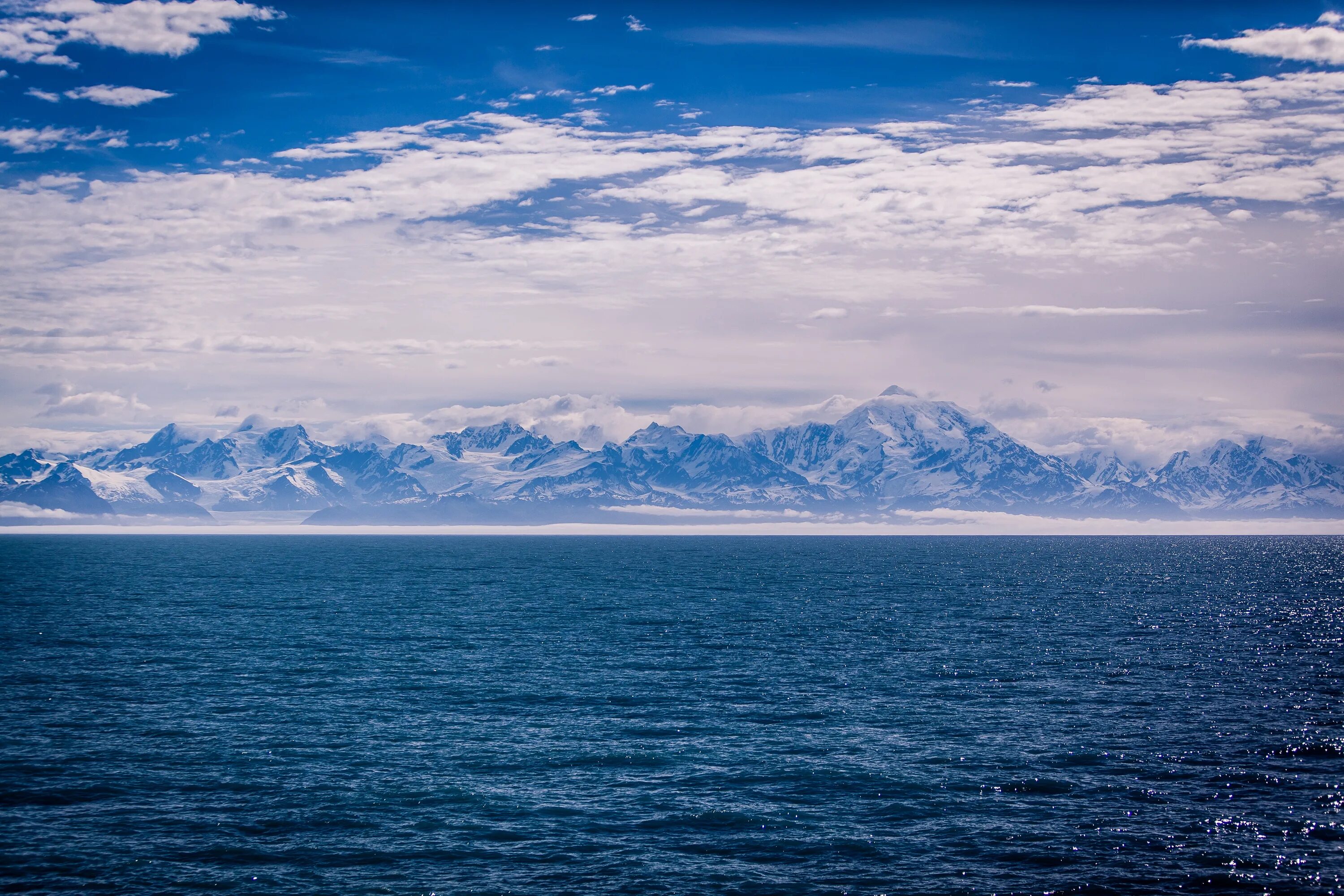 Небо аляски. Северный Ледовитый океан Аляска. Арктика и Аляска. Арктическое побережье Аляски. Северный Ледовитый океан Горизонт.