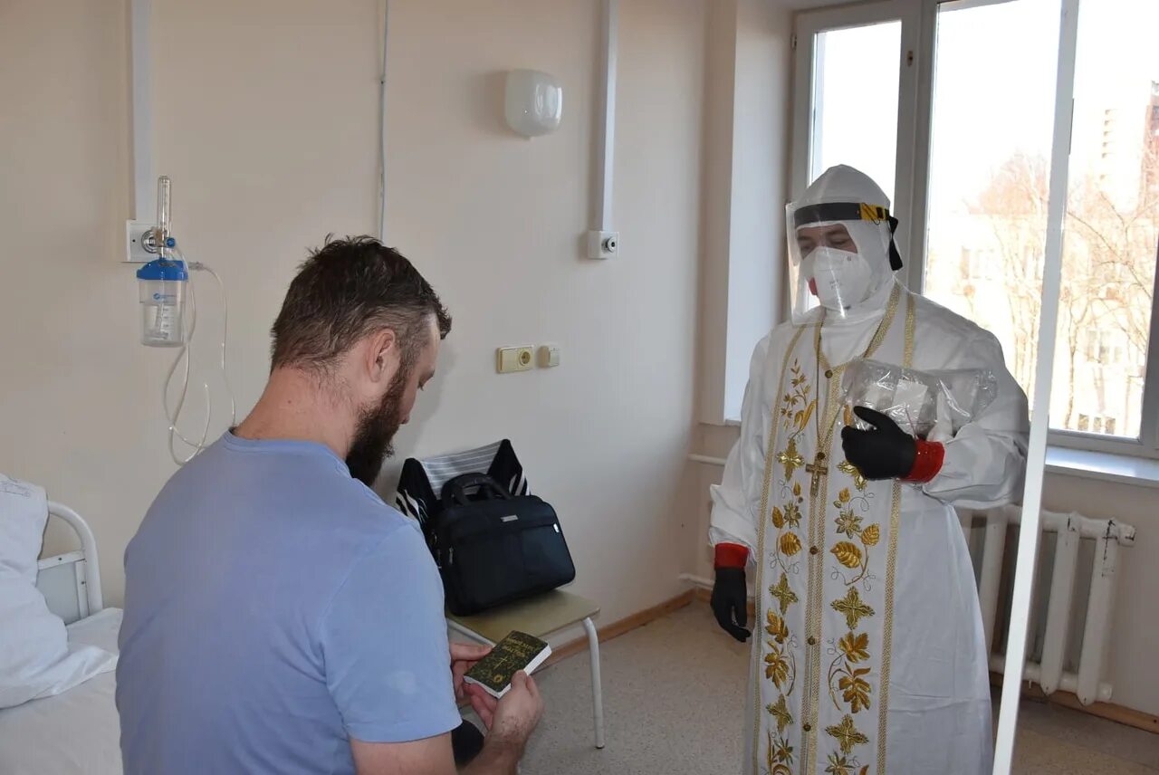 священник в зоне. священники. православные бойцы. протоиерей виктор савик. священник в зоне.