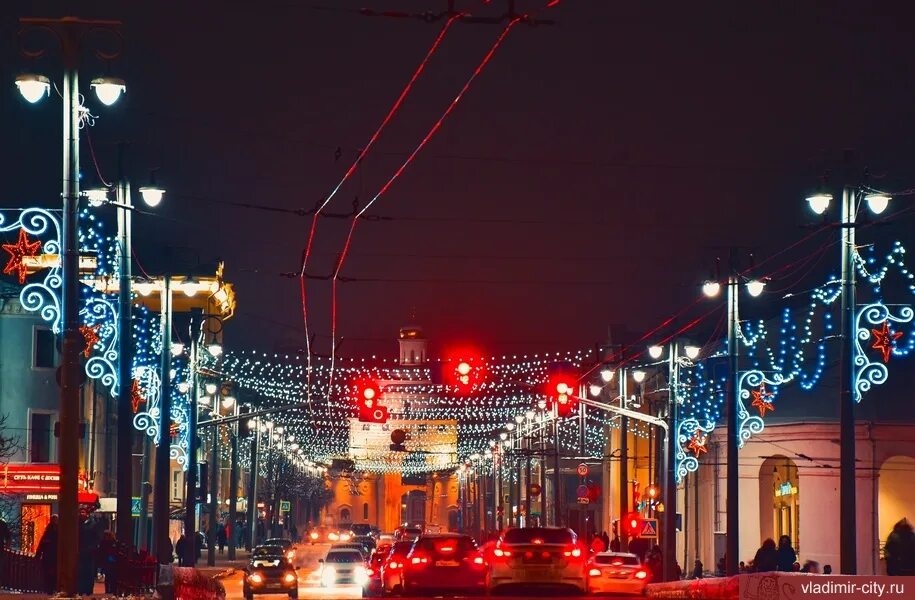 Новогодние праздники во владимире. Украшения в городе Владимире. Украшения города Владимира к новому году. Ночной город Владимир новогодний. Город Владимир украшения к НГ.