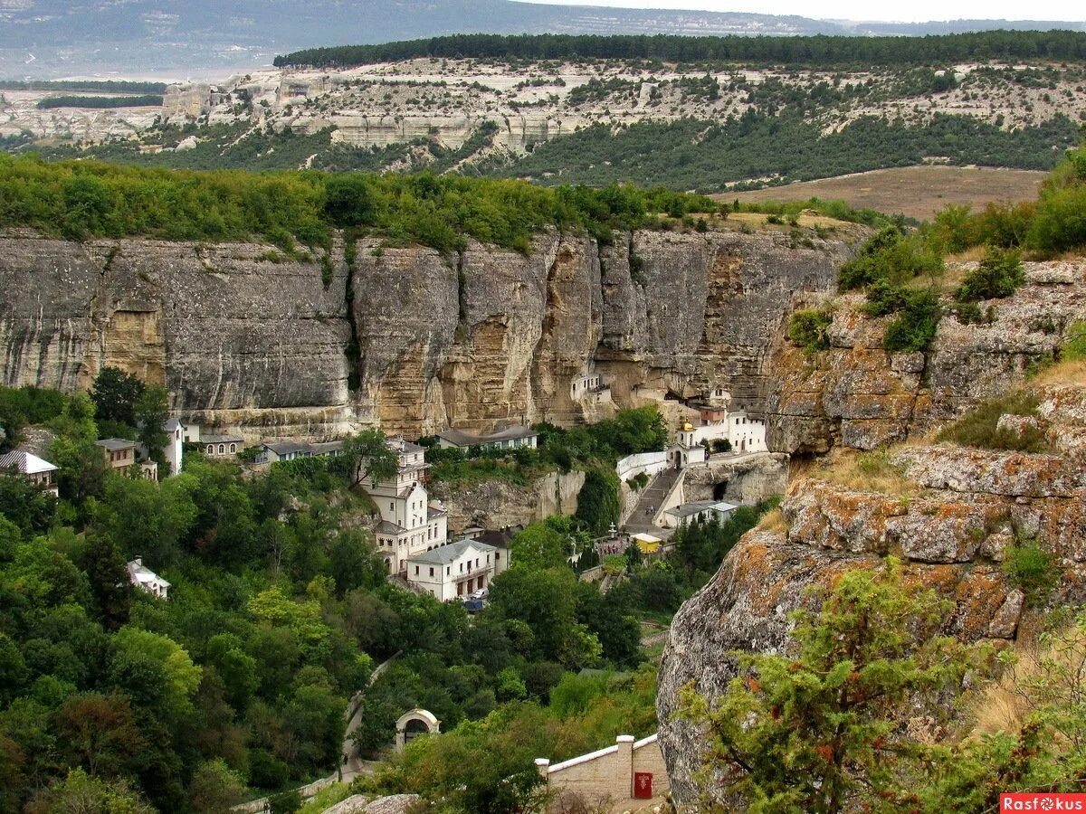 Бахчисарайские горы. Каньон в Крыму Бахчисарай. Бахчисарай горы. Бахчисарай Кале каньон. Чуфут Кале каньон.