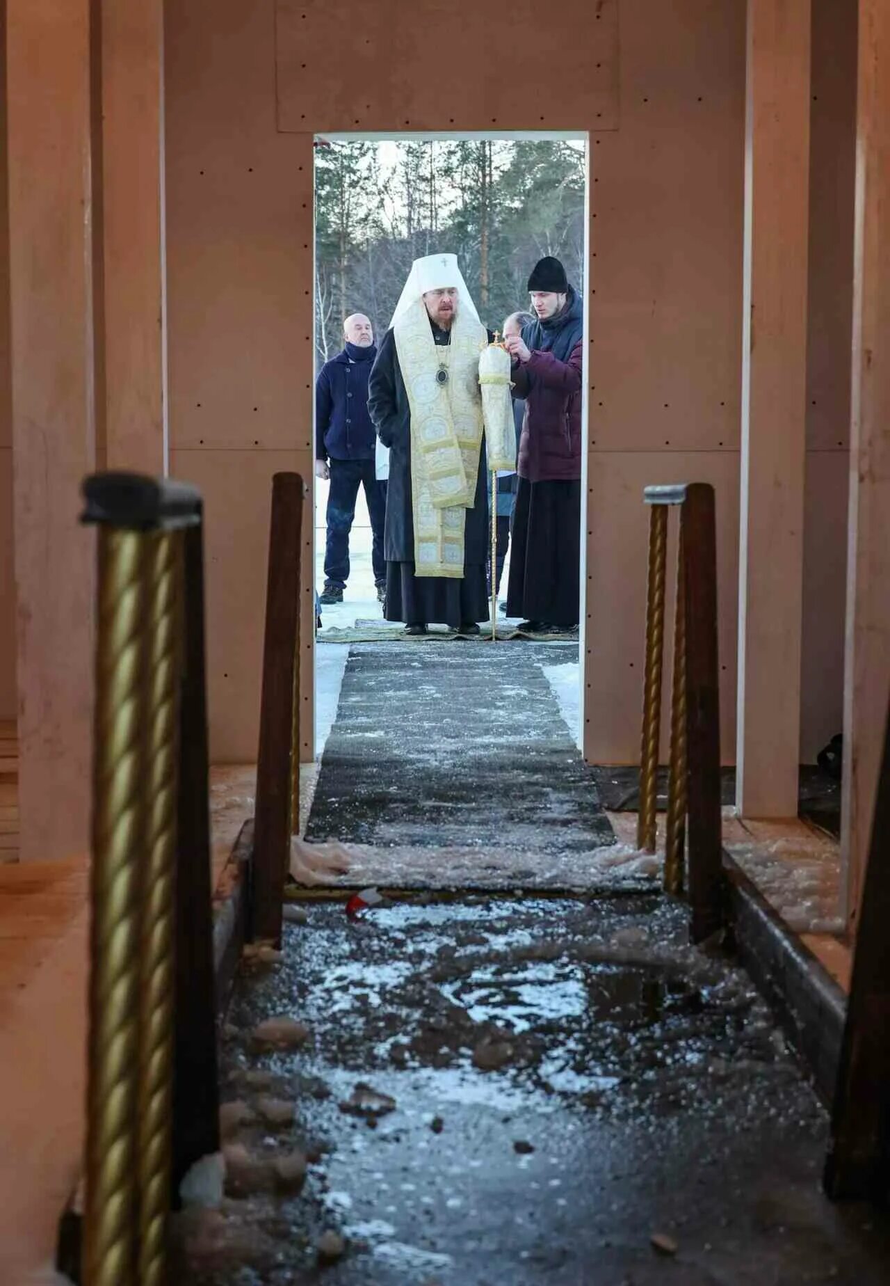 На озере Тургояк построили ледяную часовню - МК Челябинск