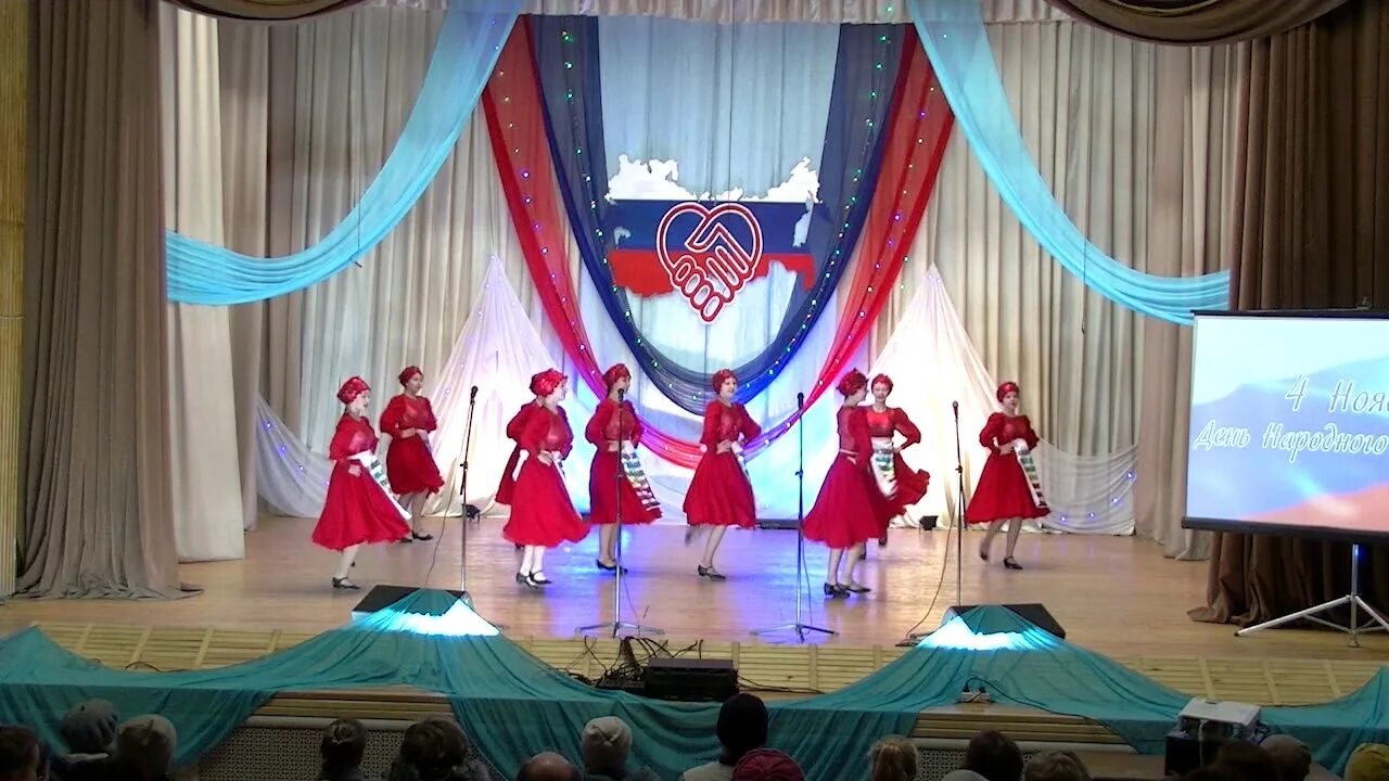 Украшение сцены на день театра. Украшение сцены к 12 июня. Украшение сцены на день работника культуры. Украшение сцены на 4 ноября. Украшение сцены на день работника культуры.