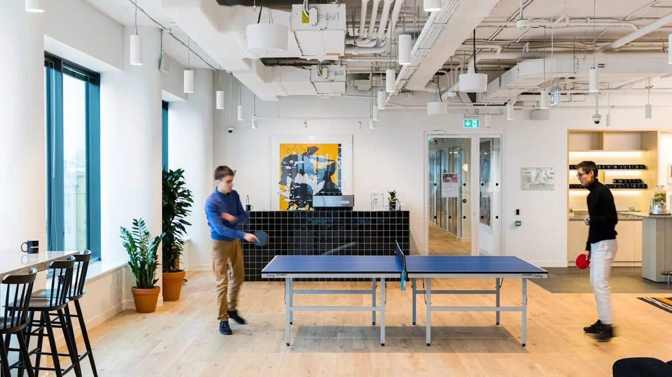 Коворкинг практик спб. Коворкинг практик невский просп 153. Коворкинг петроградская спб. Современный офис лофт. Коворкинг практик санкт-петербург невский проспект.