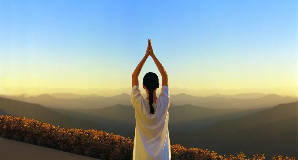 Духовный простой. Медитация в горах. Духовные практики. Йога на природе. Медитация Солнечный свет.