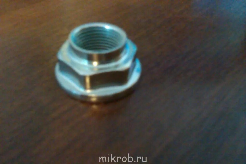 Гайка хвостовика ваз 2107. Затяжка фланца редуктора заднего моста ваз 2107. Гайка заднего моста газель. Гайка хвостовика моста ваз 2107. Хвостовик ваз 2107.