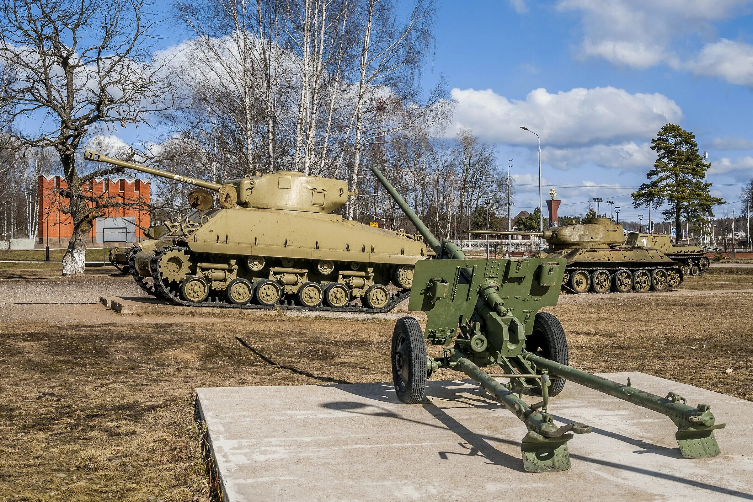 Военно исторический комплекс. Ленино-Снегирёвский военно-исторический музей. Ленино-Снигеревский военно-историческиймузей. МУК Ленино Снегиревский военно - исторический музей.