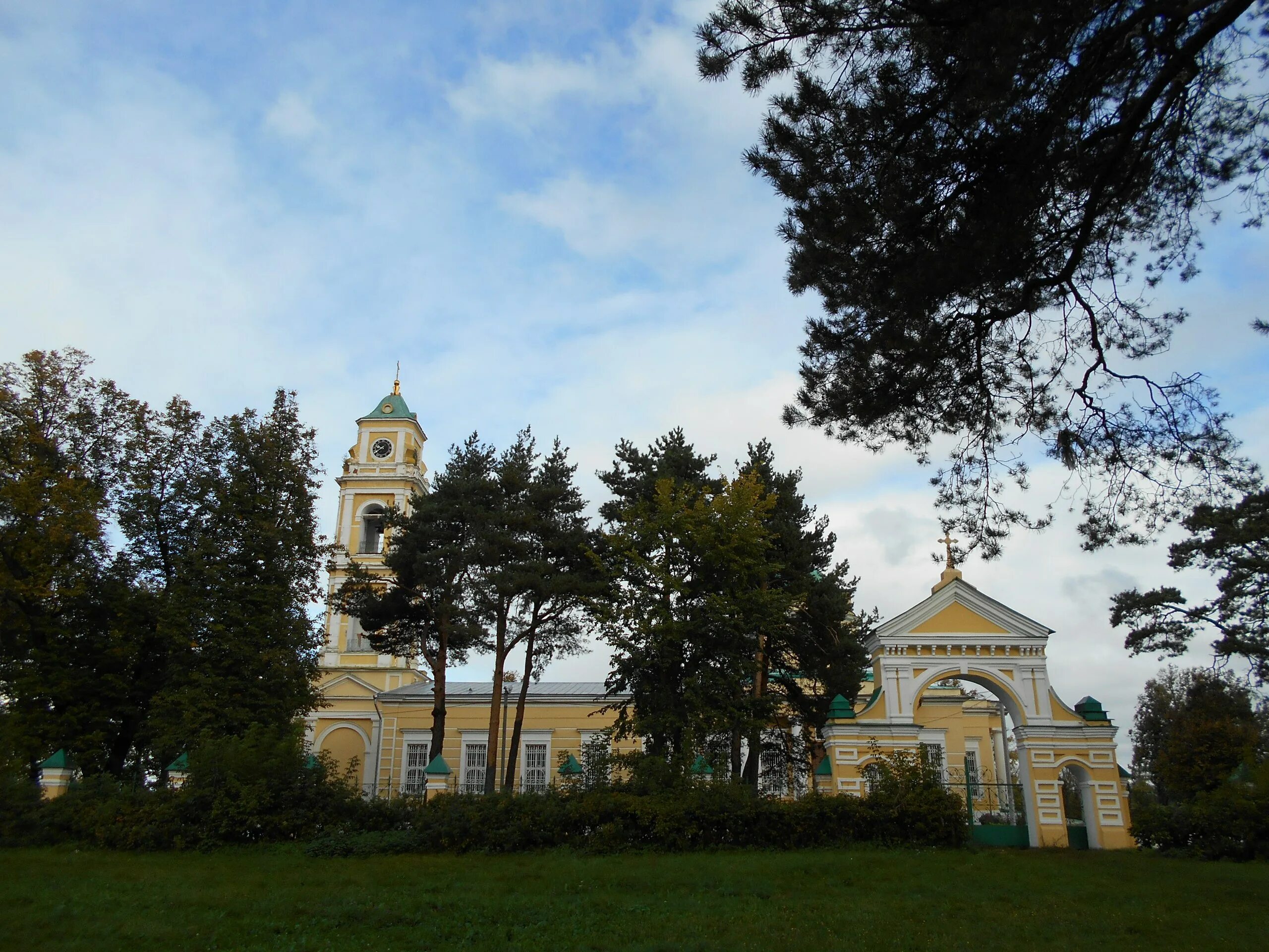 Усадьба в лосино петровском. Лосино-Петровский. Город Лосино-Петровский Московской области. Лосино-Петровский Церковь. Свердловский Лосино-Петровский храм.