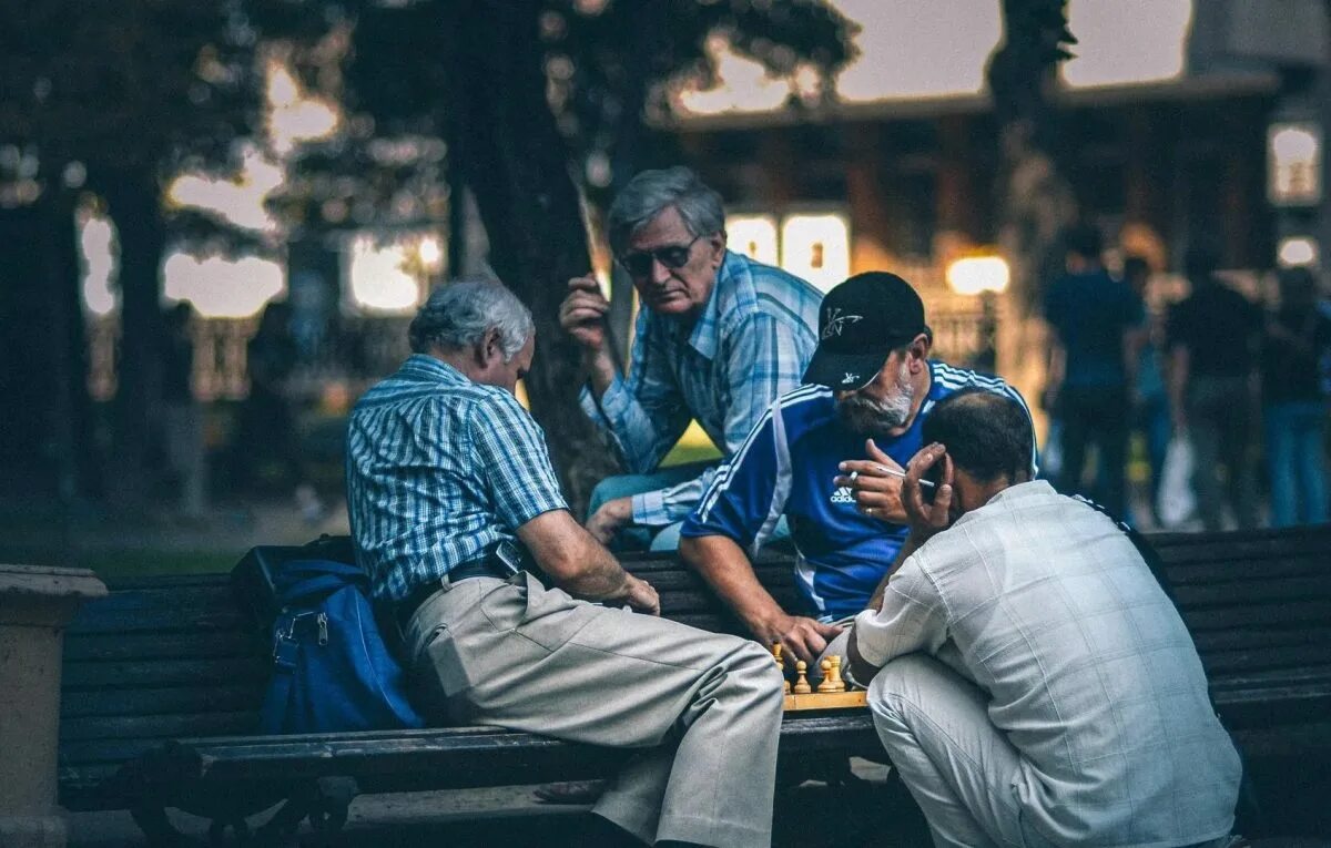 Удаленка. Более половины мужчин. Пенсия у мужчин. Мужчина в гневе. Более половины мужчин.