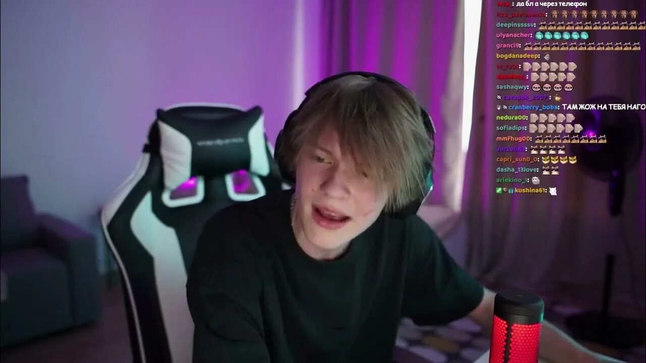 Песня дипинс sweater. Дипинс твич. Дипинс 2022. Sweater weather the neighbourhood текст. Песня дипинс sweater.