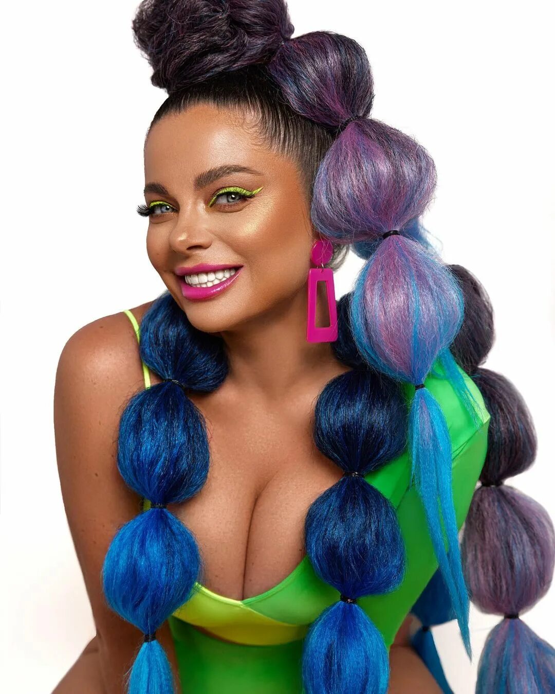 г. двойник елизаветы 2. елизавета 2. королева англии елизавета 2 приколы. яркие фото наташа королева.