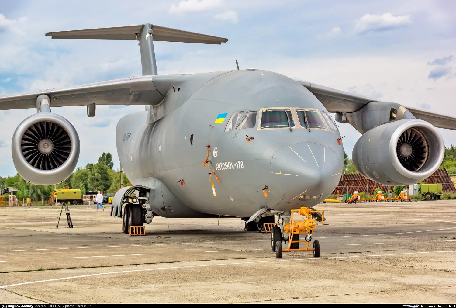Ил 76 мд. Новости транспортный самолет. Ан-70 военно-транспортный самолёт. Новости транспортный самолет. Ил-76мд-90а.