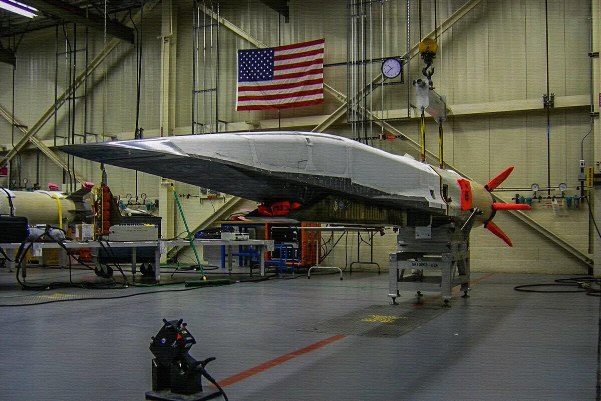Гиперзвук сша. Гиперзвуковая ракета циркон. Гиперзвуковая ракета США. Авангард ракета гиперзвуковая. X-51a Waverider гиперзвуковая Крылатая ракета США.