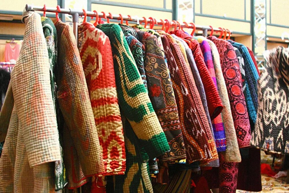 Узбекский трикотаж. Текстильные изделия Узбекистана. Киргизский трикотаж. Узбекские ткани одежда.