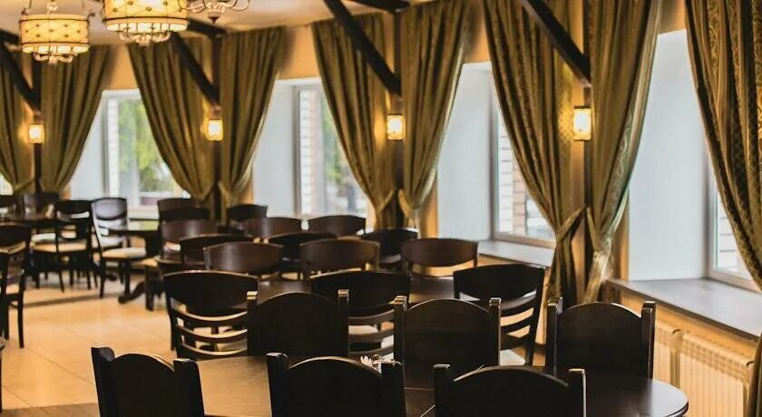 Грин хилл могилев. Отель грин хилл могилев. Роял парк могилев салтановка. Грин хиллс могилев. Гостиница могилев ресторан.