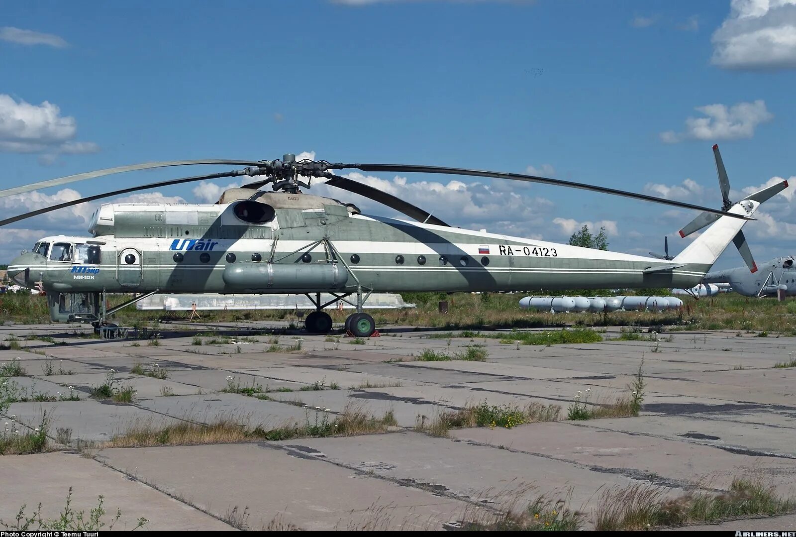 Ми 6 и ми 10. Ми-10 вертолёт. Грузовой вертолет ми 10. Ми-10 вертолёты СССР. Ми-10 вертолет ЮТЭЙР.