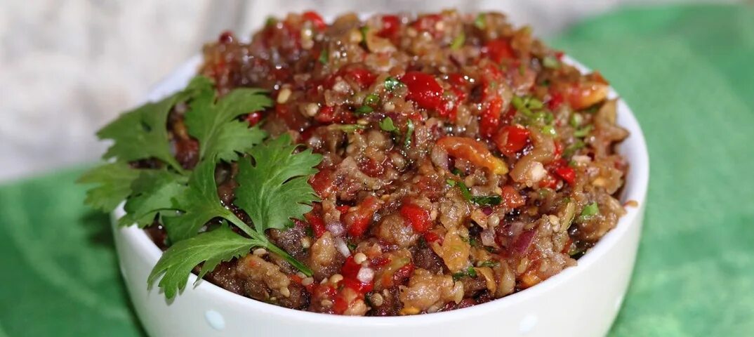 Икра овощная с грибами. Грибная икра из подберезовиков. Баклажаново кабачковая икра. Икра овощная с грибами. Икра овощная с грибами.