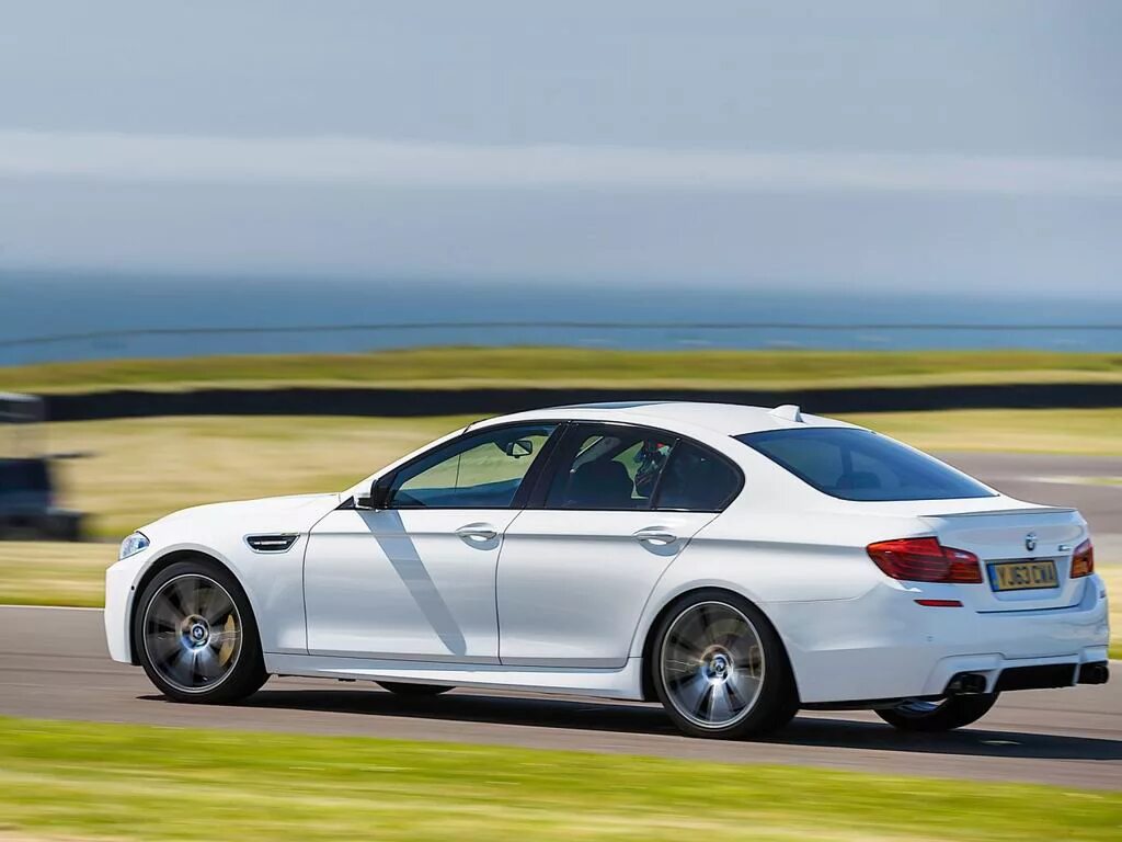 Bmw f10 m performance. Bmw 5 f10. Бмв 5 ф10. Bmw 5er f10. Кузов f10 bmw.