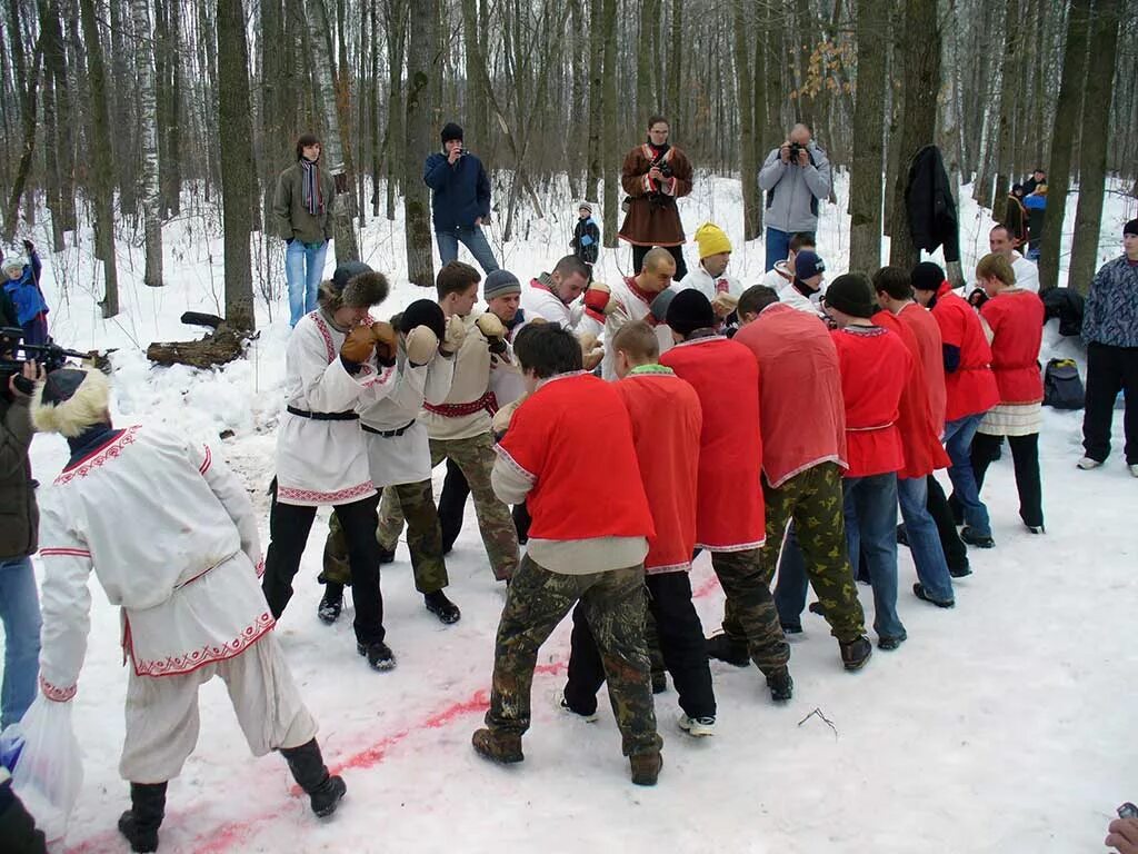 Кулачного боя прошлая жизнь короля квона. Кулачные бои на Руси. Кулачные бои на Руси стенка на стенку. Кулачные бои на Руси на Масленицу. Стенка на стенку Масленица.