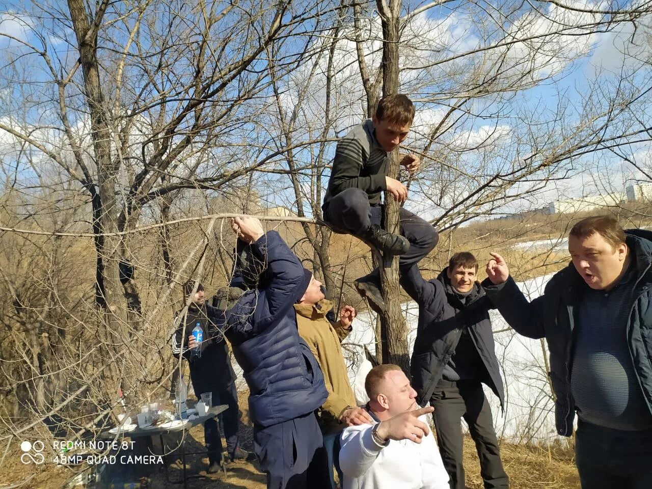 Трешак и вакханалия в школе. Если ваша вечеринка не. Картины про если ваша вечеринка не похожа на эту. Если ваша вечеринка не похожа на эту