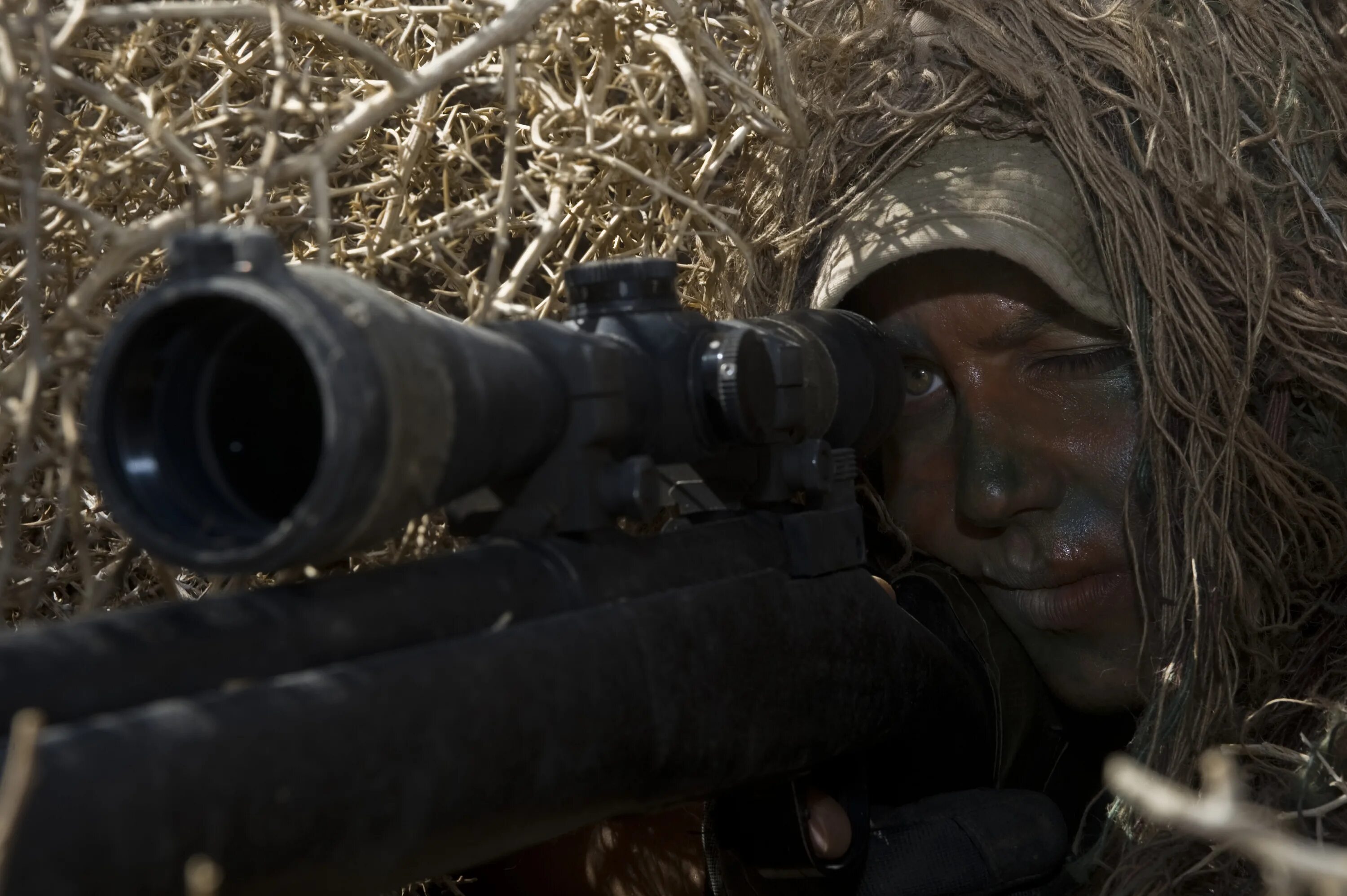 Клички снайперов. Снайпер. Профессиональный снайпер. Женщина снайпер. Снайпер на позиции.