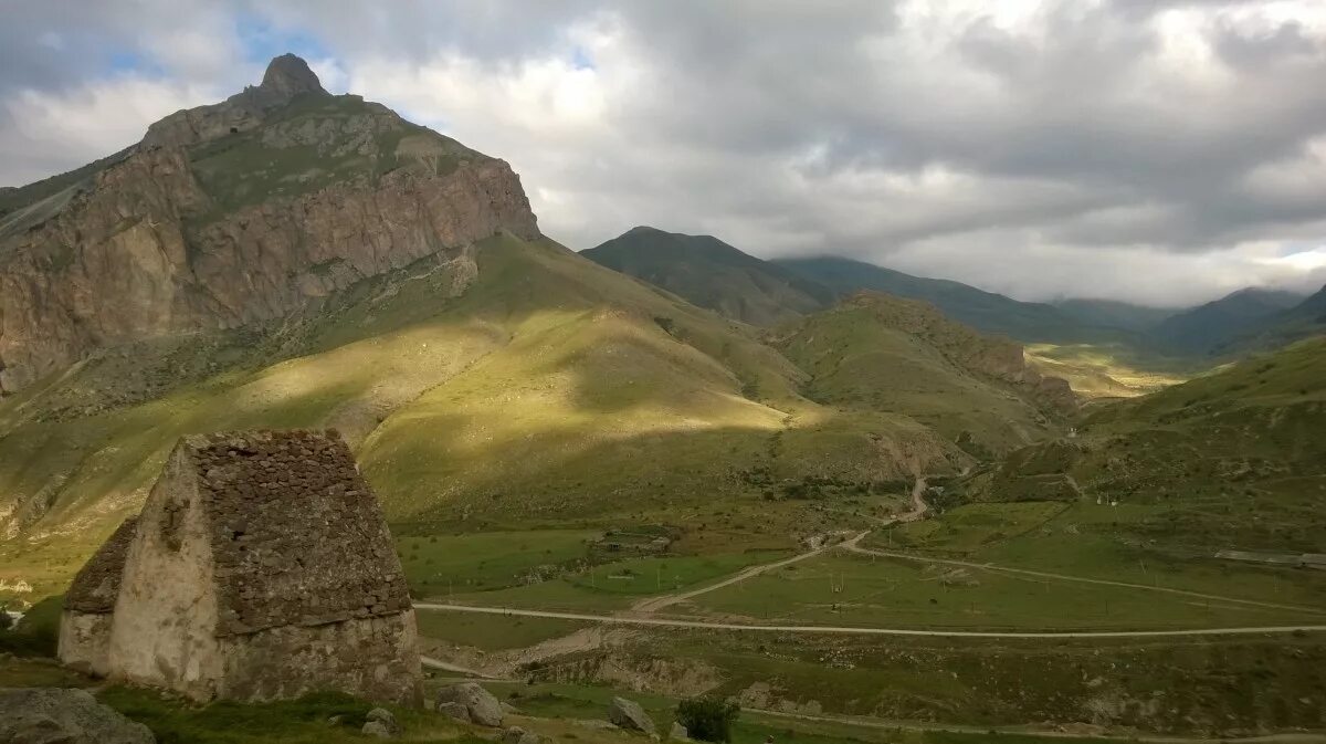 Башня амирхановых верхняя балкария. Нальчик верхняя балкария. Чегемские водопады - эль-тюбю. Верхняя балкария – руины аула кюннюм. Деревня эльтюбю кабардино-балкария.