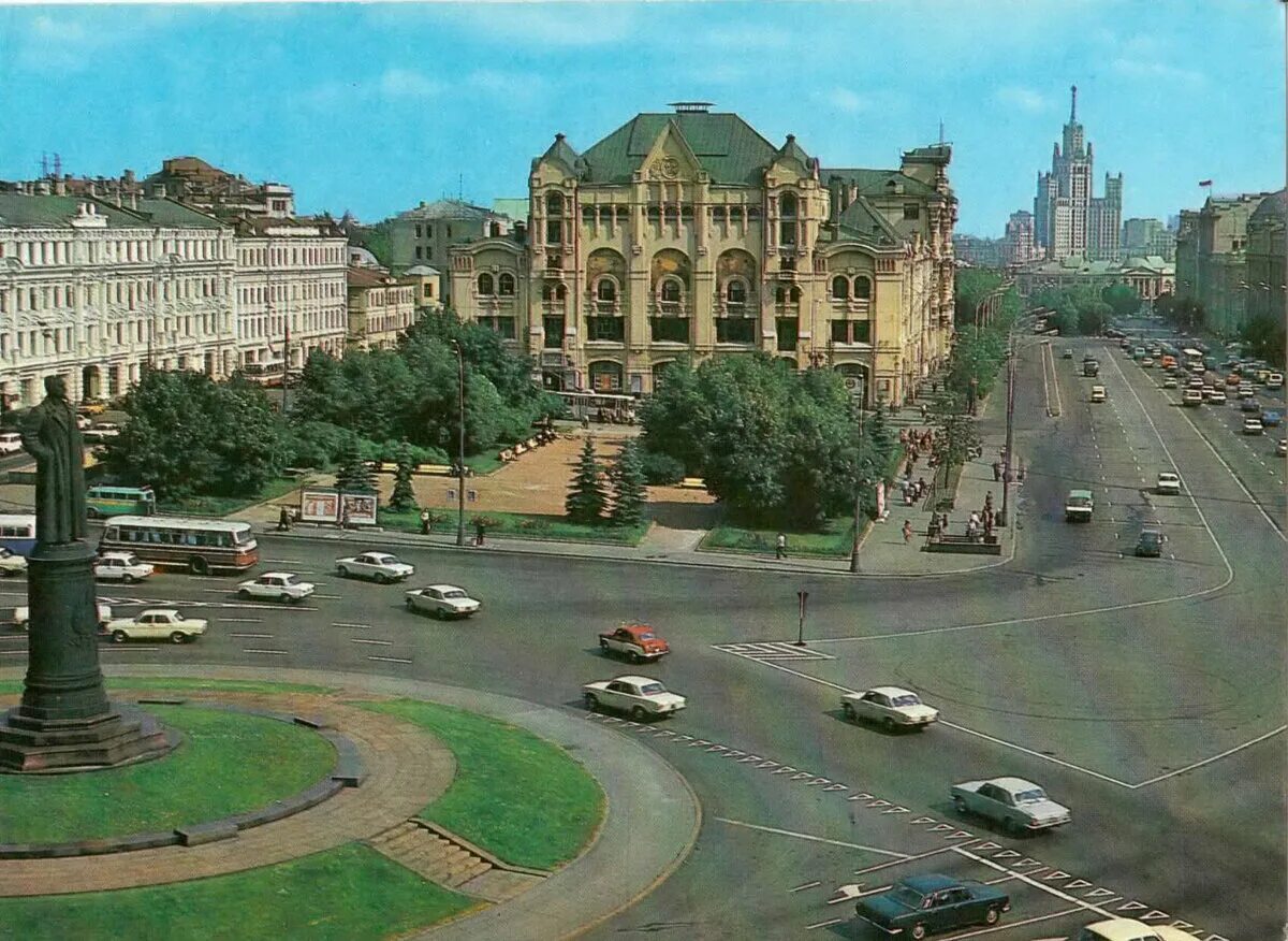 Площадь Дзержинского в Москве Лубянка. Площадь Дзержинского СССР. Лубянская площадь в Москве. Лубянская площадь 1980.