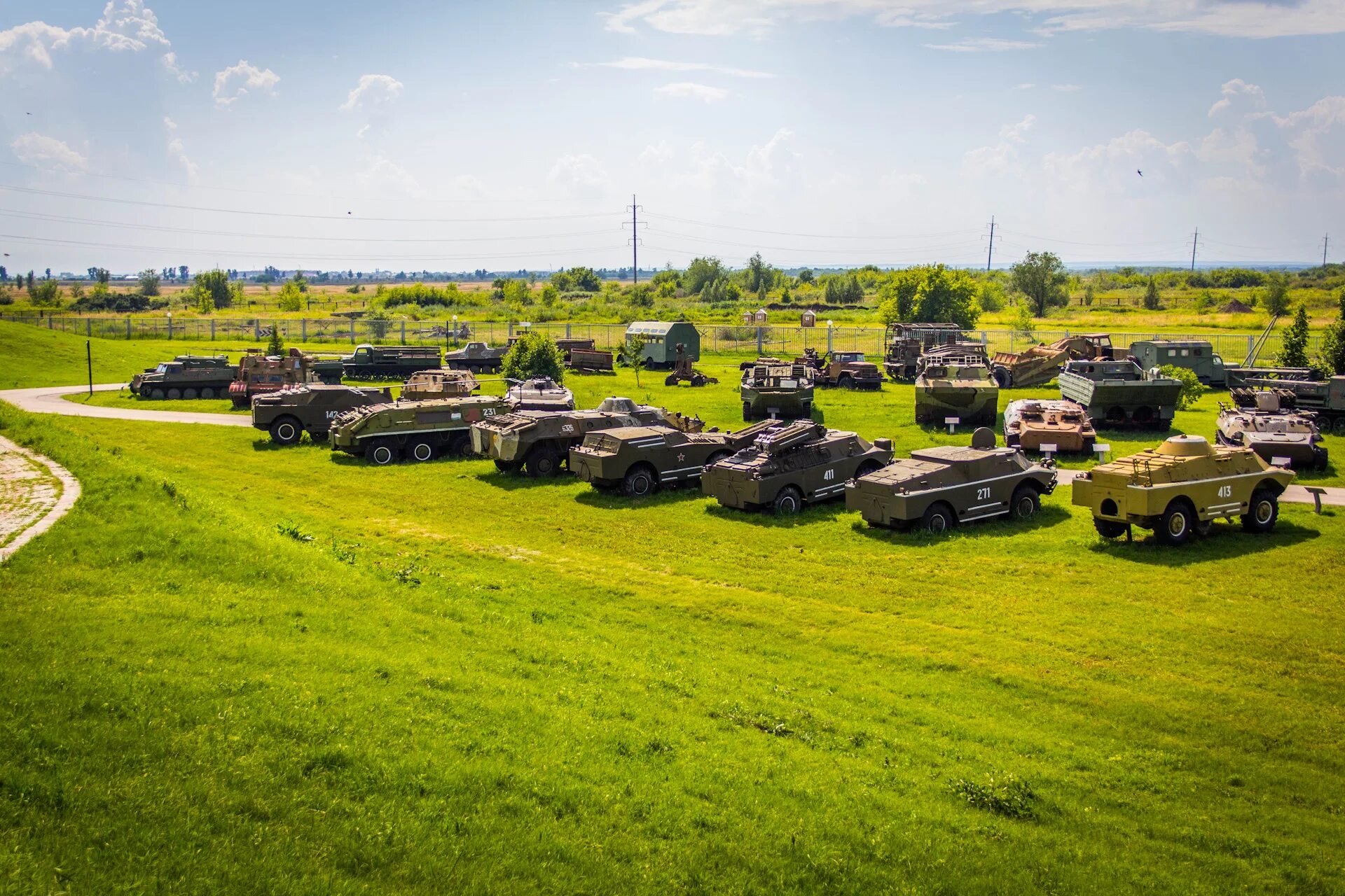 Военный музей тольятти. Музей техники в Тольятти. Парковый комплекс Сахарова Тольятти. Музей Сахарова Тольятти. Парк военной техники в Тольятти.