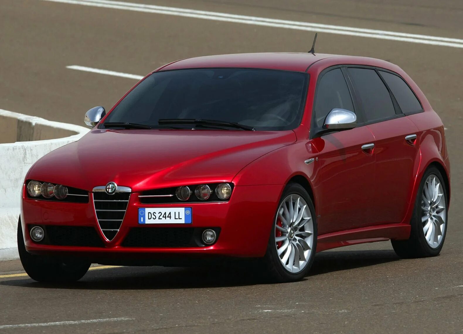 Альфа ромео 159. Alfa Romeo 159. Alfa Romeo 159 Sportwagon. Alfa Romeo 159 универсал. Alfa Romeo 159 Sportwagon ti.