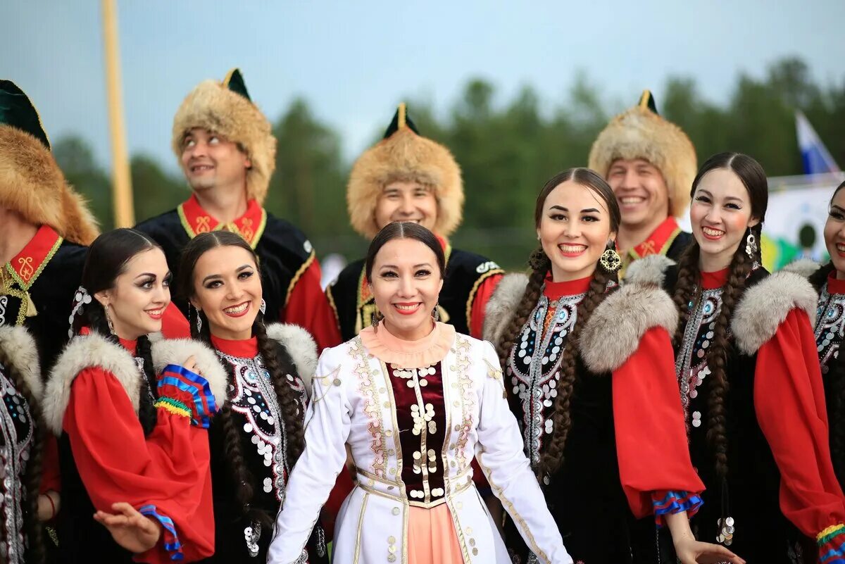 Команда национальность. Народы Урала башкиры. Айлинские башкиры. Народы России башкиры. Башкиры Алтайская группа.