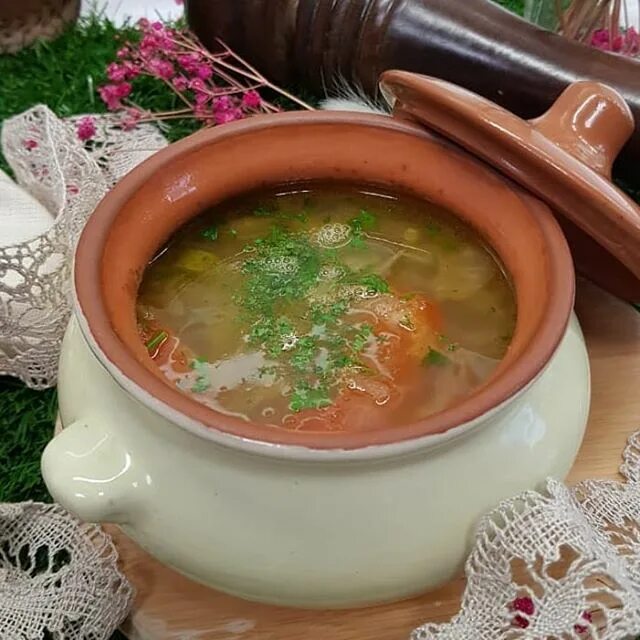 щи суточные в журнале мой глобус. почему щи суточные. наваристые щи. щи в глиняном горшке. почему щи суточные.