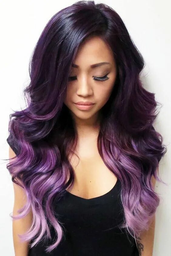 В какой цвет можно перекрасить черные. Purple Balayage. Фиолетовое мелирование на темные волосы. Фиолетовые пряди. Окрашивание с фиолетовыми прядями.