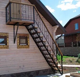 Лестница частном металлическая
