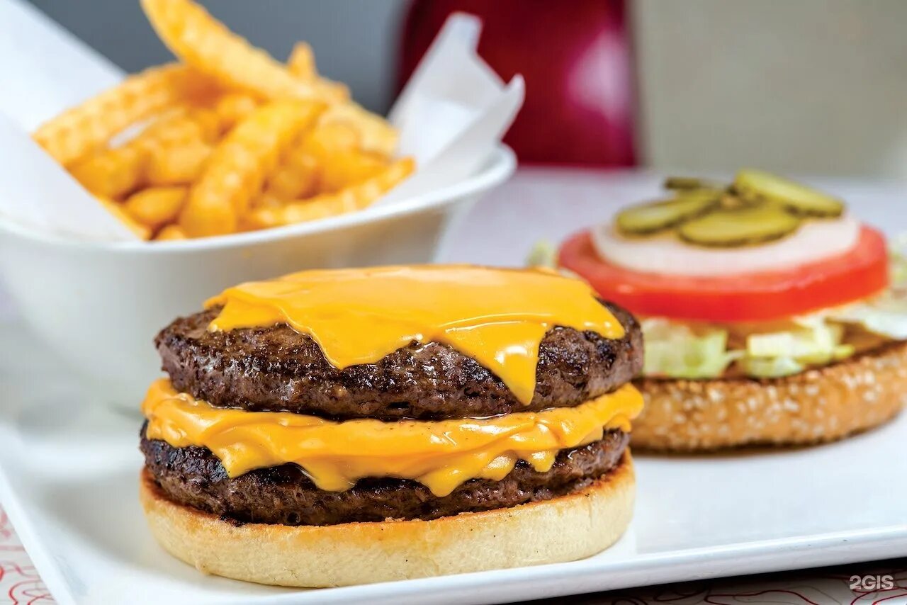 Starlite diner. Starlite diner бургеры. бургер от шона в старлайт. бургер рубен старлайт. старлайт кафе бургер.