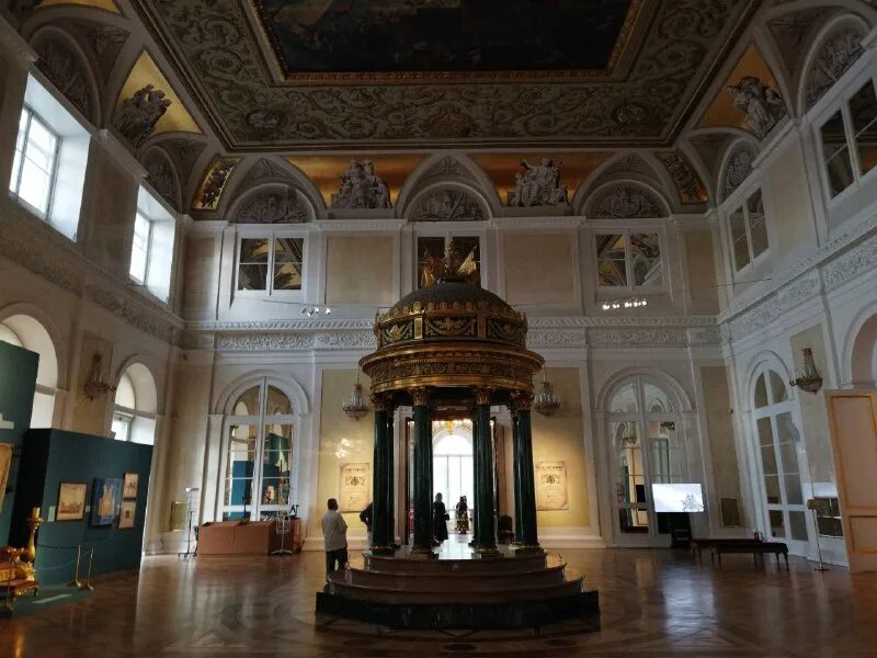 Эрмитаж в 1764 году. Государственный эрмитаж. Дворец эрмитаж в москве. Санкт петербург императорский эрмитаж кленце. Павловский ансамбль.