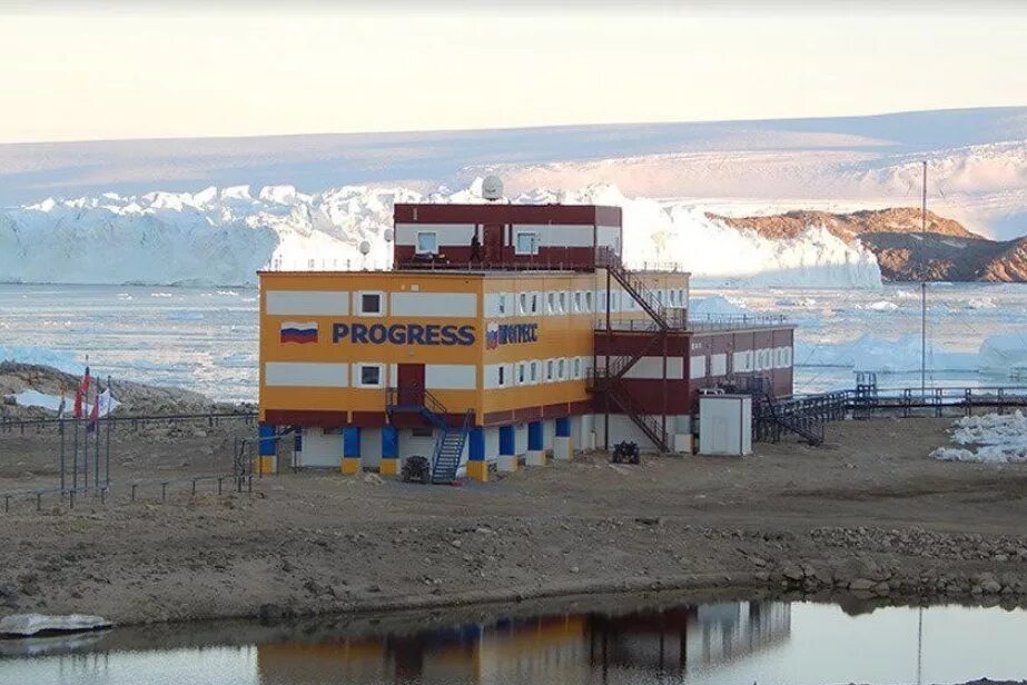 Антарктида полярные станции. Платформе прогресс. Полярная станция прогресс. Полярная станция прогресс. Полярная станция прогресс в антарктиде.