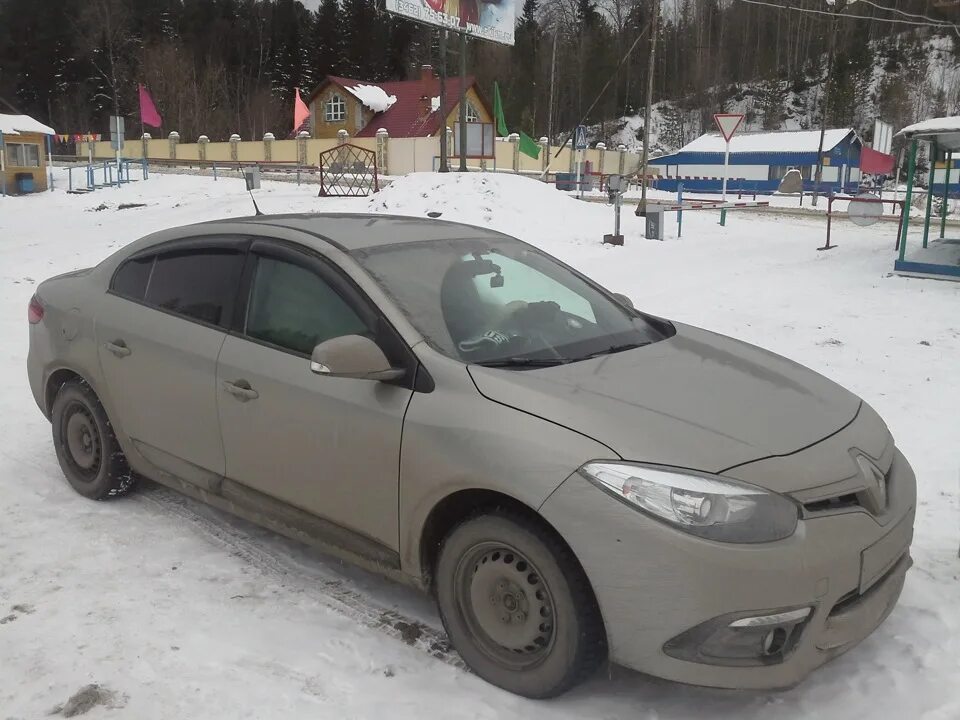 Дефлектор рено флюенс. Дефлекторы рено флюенс 2012. дефлекторы на окна рено флюенс. дефлекторы окон рено флюенс 2013. fluence дефлекторы plastic.