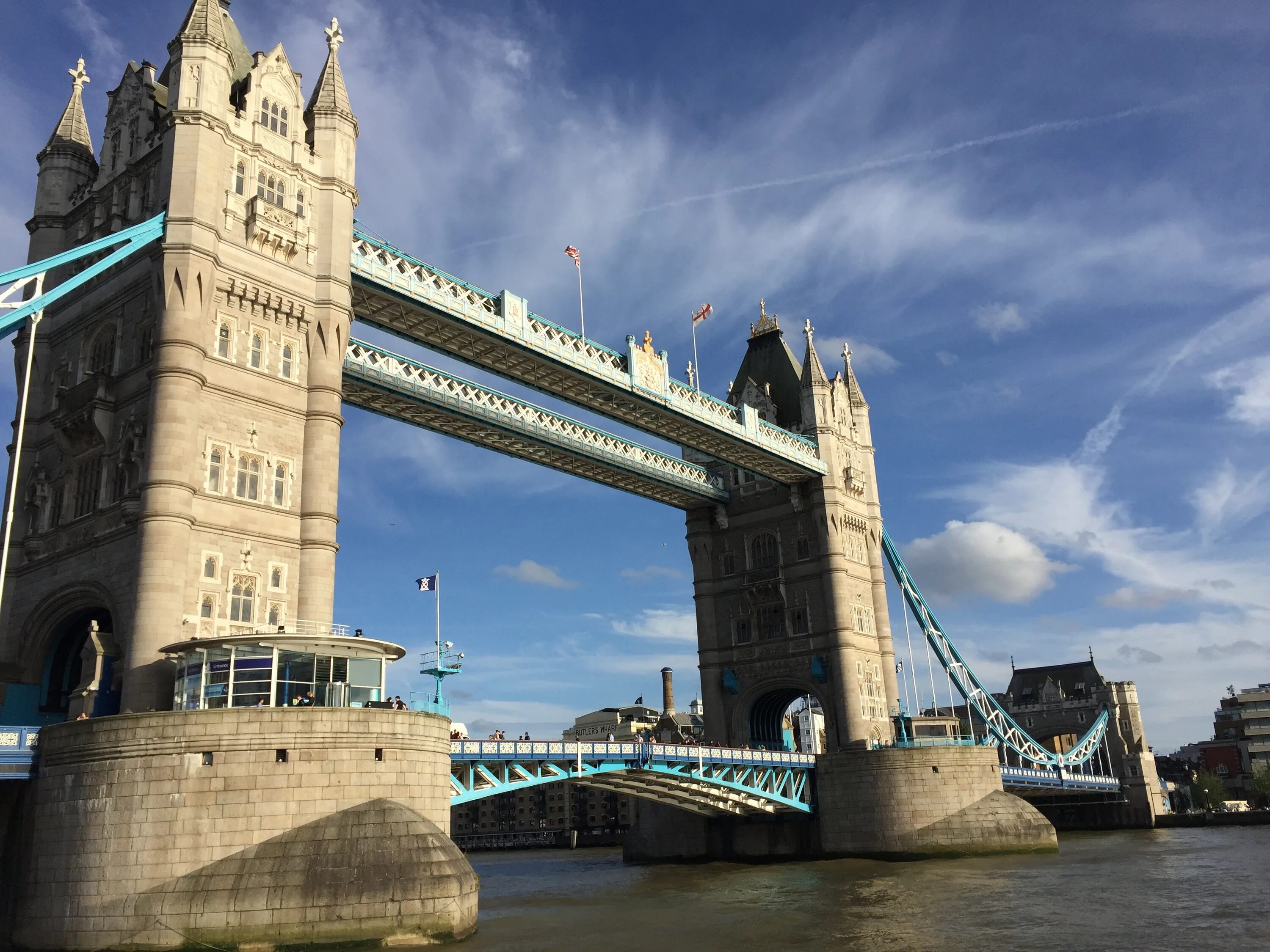 Включи london bridge. Тауэрский мост. Мост Тауэр в Лондоне. Ту Эрский мост. 2. Тауэрский мост.