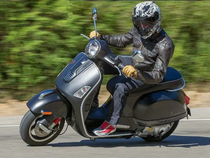 Скутер Веспа 250. Скутер Vespa 250 характеристики. Легендарный скутер. Скутер кл. Зачем скутер