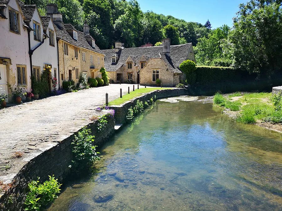 Village крепость. Деревня Castle Combe. Деревня Касл комб Англия. Касл комб Англия зима. Деревушке Англии - Castle Combe..