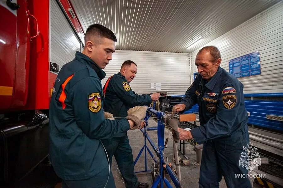 где учиться на пожарного. где учиться на пожарного. воронежский пожарный институт мчс. учеба пожарных. кадеты спасатели.